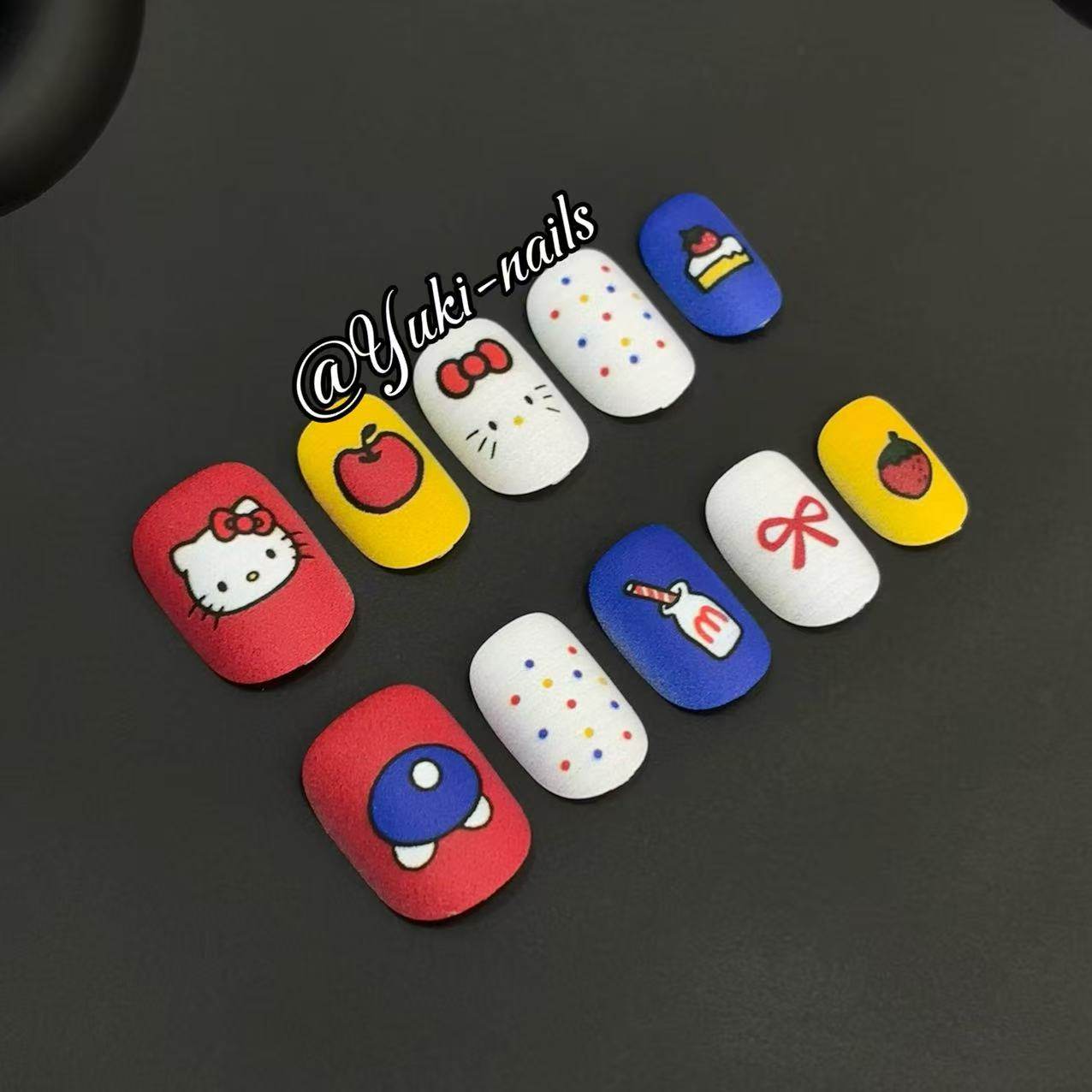 【Yuki穿戴甲】2025秋冬新款红蓝KT可爱学生显白假指甲贴片短款