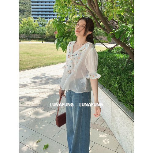 LUNAFUNG冯下文·白色荷叶边领口衬衫女夏刺绣花朵五分袖韩系上衣