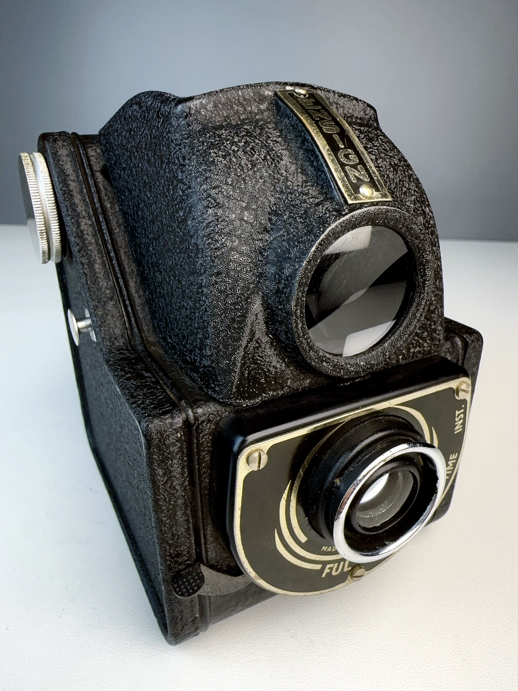 thumbnail for Waist-level view) British FUL-VUE military flag dual-lens reflex camera, vintage 120mm film machine, antique vintage item