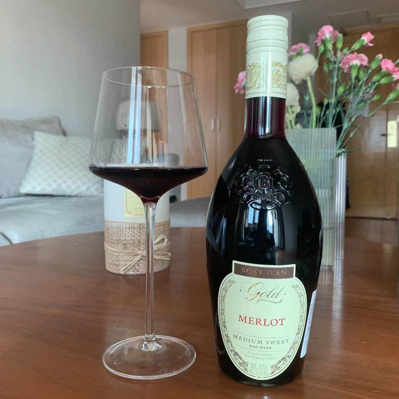 不酸不涩 摩尔多瓦半甜梅洛merlot半甜美乐红葡萄酒