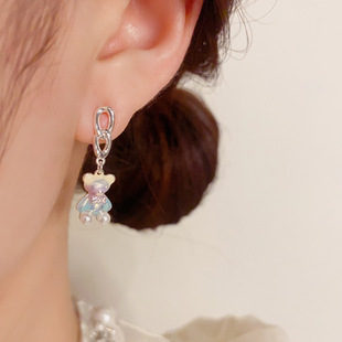 轻奢小熊珍珠耳环女合金镀银高级小众设计师耳坠百搭厚银AB款耳饰