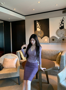 THE SWAN司凰轻奢 还得是姐姐 针织里蕾丝V领纯欲上衣/麂皮半身裙