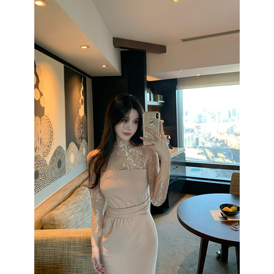 半高领拼接修身蕾丝连衣裙