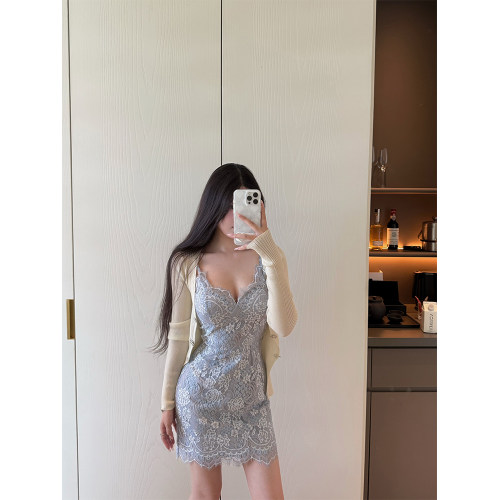 修身蕾丝吊带裙温柔气质连衣裙