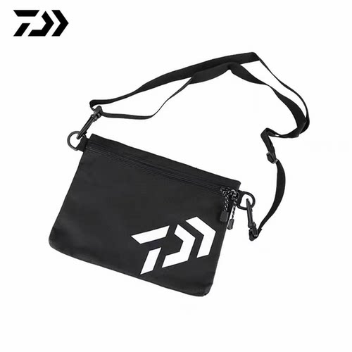DAIWA达亿瓦24新款便携式小型收纳包单肩包斜挎包 渔具垂钓路亚包