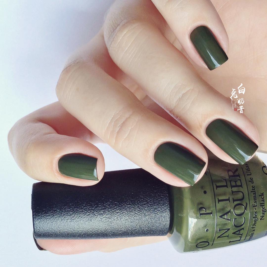 秋冬显白墨绿色 白兔奶昔OPI指甲油Stay Off The Lawn橄榄绿色