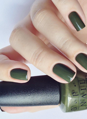 秋冬显白墨绿色 白兔奶昔OPI指甲油Stay Off The Lawn橄榄绿色