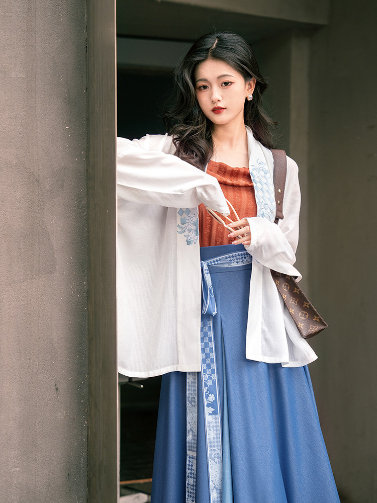 TONGWAN ORIGINAL HANFU 오후 플라잉 스트레이트 칼라 더블 옆을 터 놓은 부분 비행기 소매 짧은 셔츠 3 주름 스커트 세트 2023 봄 여름 새 스타일