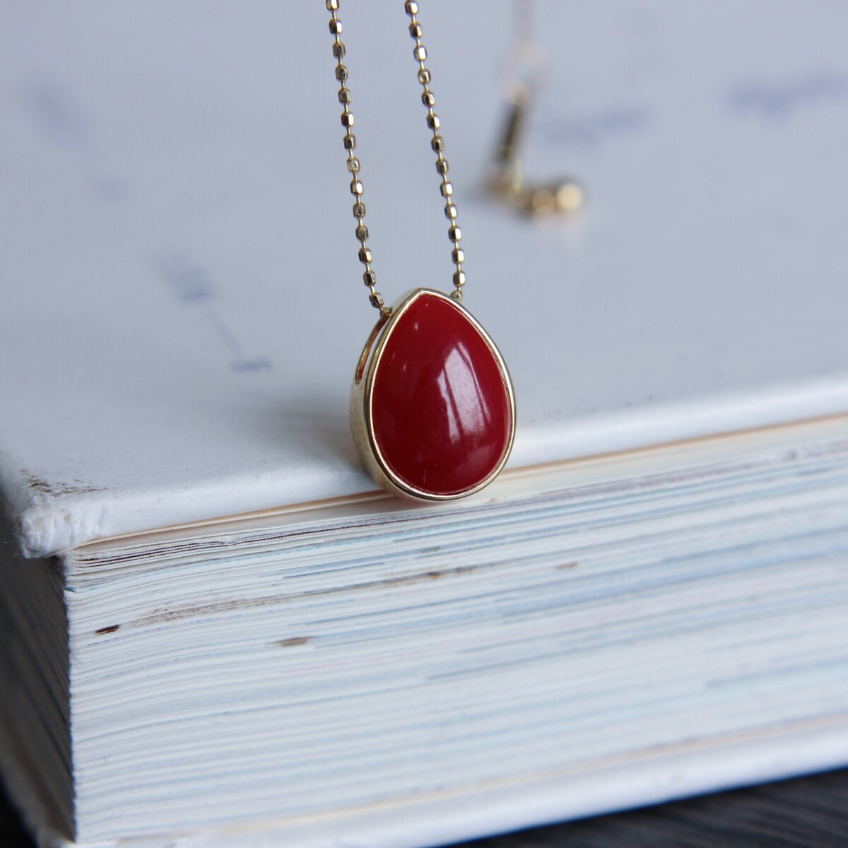 原创设计日本有机宝石 水滴吊坠18k金镶嵌女款红色本命年 招代理