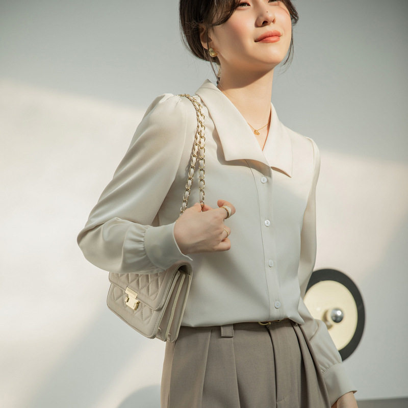2025春季蓝色缎面衬衫女长袖衬衫