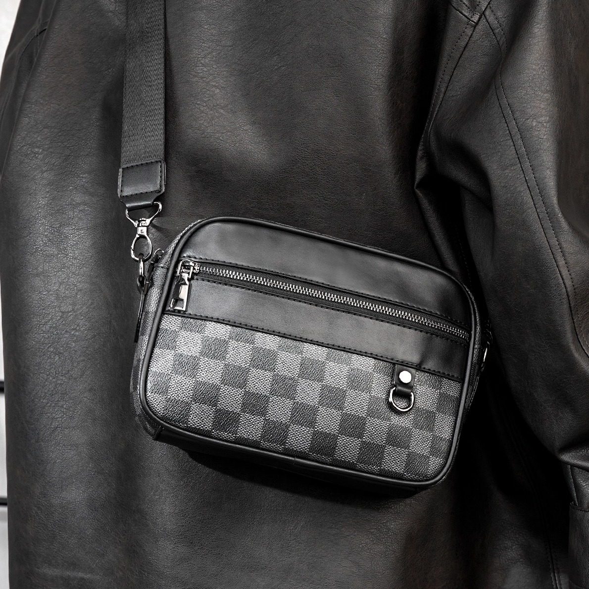 单肩包男新款潮牌时尚皮质格子运动斜挎包日韩休闲潮流青年小跨包,箱包皮具/热销女包/男包,男士包袋,淘宝优惠券,粉丝福利购,淘宝优惠卷