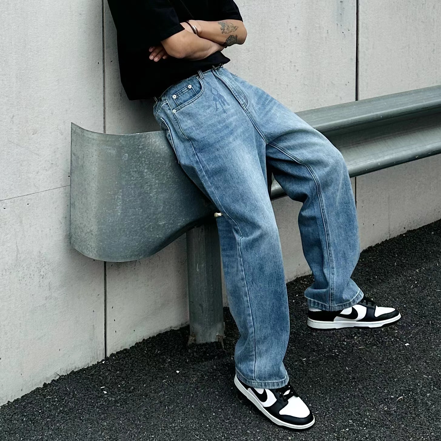 VMCL钥匙扣印花牛仔长裤