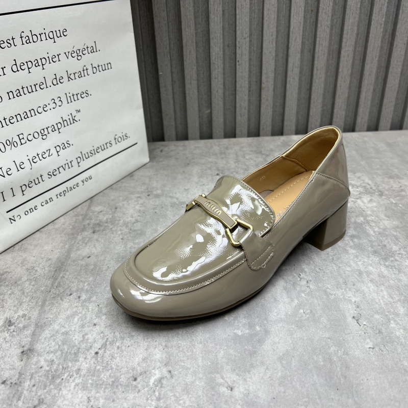 工厂处理真皮女鞋2025秋季新款圆头套脚乐福鞋粗跟中跟纯色女单鞋