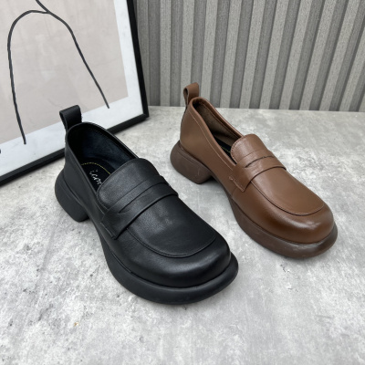 圆头中跟牛皮深口低帮女单鞋