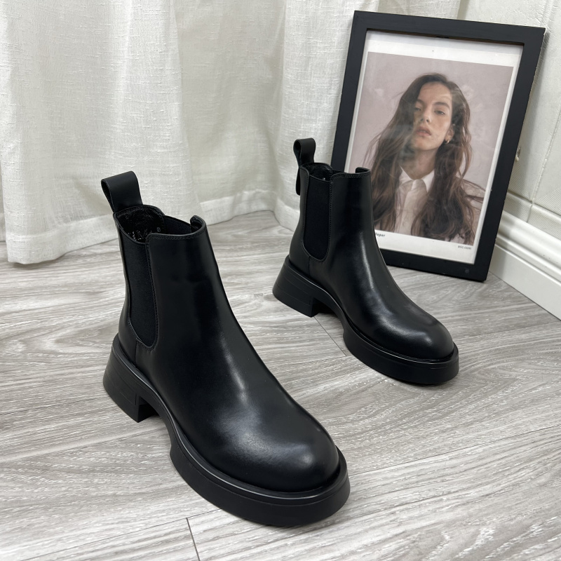 纯色圆头粗跟套筒女短靴