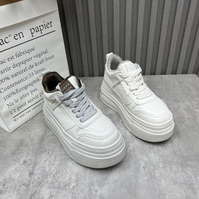 断码处理真皮女鞋2025冬季新款松糕厚底小个子增高加绒小白鞋板鞋