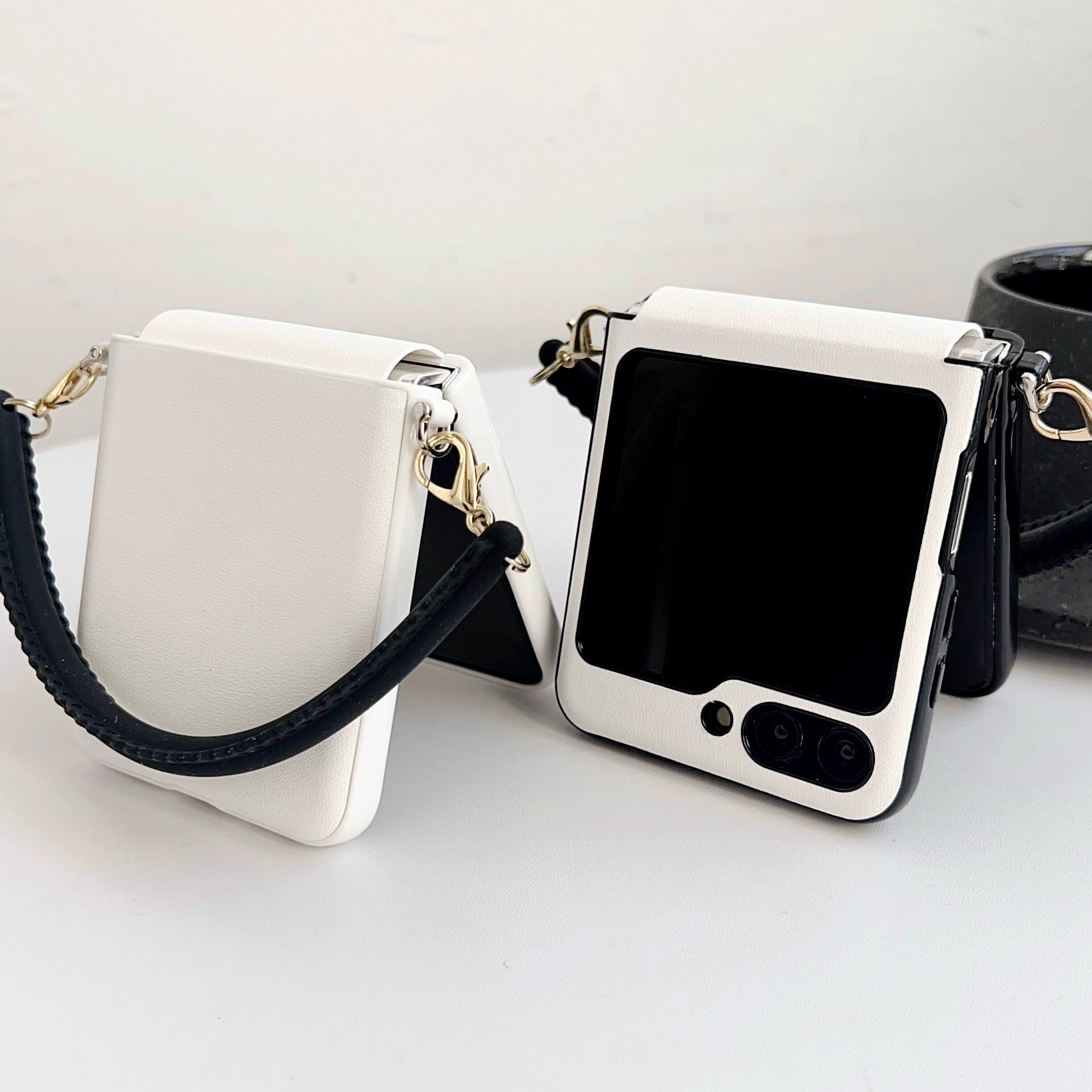 适用三星Galaxyzflip5手机壳zflip6新款折叠屏zflip7黑白皮质zflip4保护壳防摔zflip3全包简约时尚手提款式