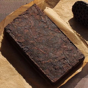 六堡农家茶90年代陈传统古法工艺黑石山古树900克老茶砖醇滑耐泡