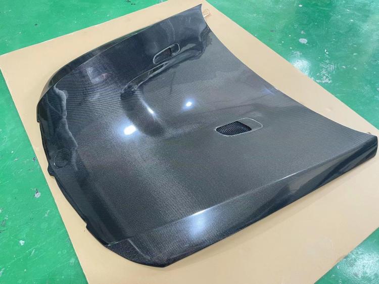 宝马E90M3碳纤维机盖改装引擎盖