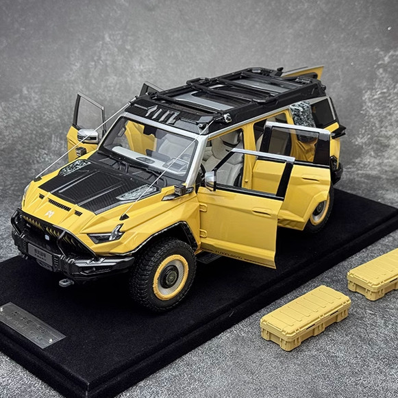 原厂1：18猛士917 蛟龙战甲电影纪念装甲车 合金 汽车模型图片