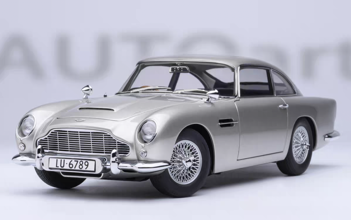 奥图亚原厂 1:18阿斯顿马丁DB5 007电影版仿真汽车模型 经典收藏