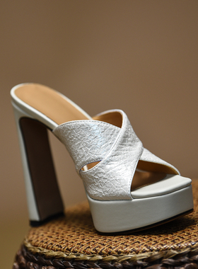 13.5cm方头外穿一字凉拖鞋2026夏季新款高跟凉鞋时尚厚底粗跟女鞋