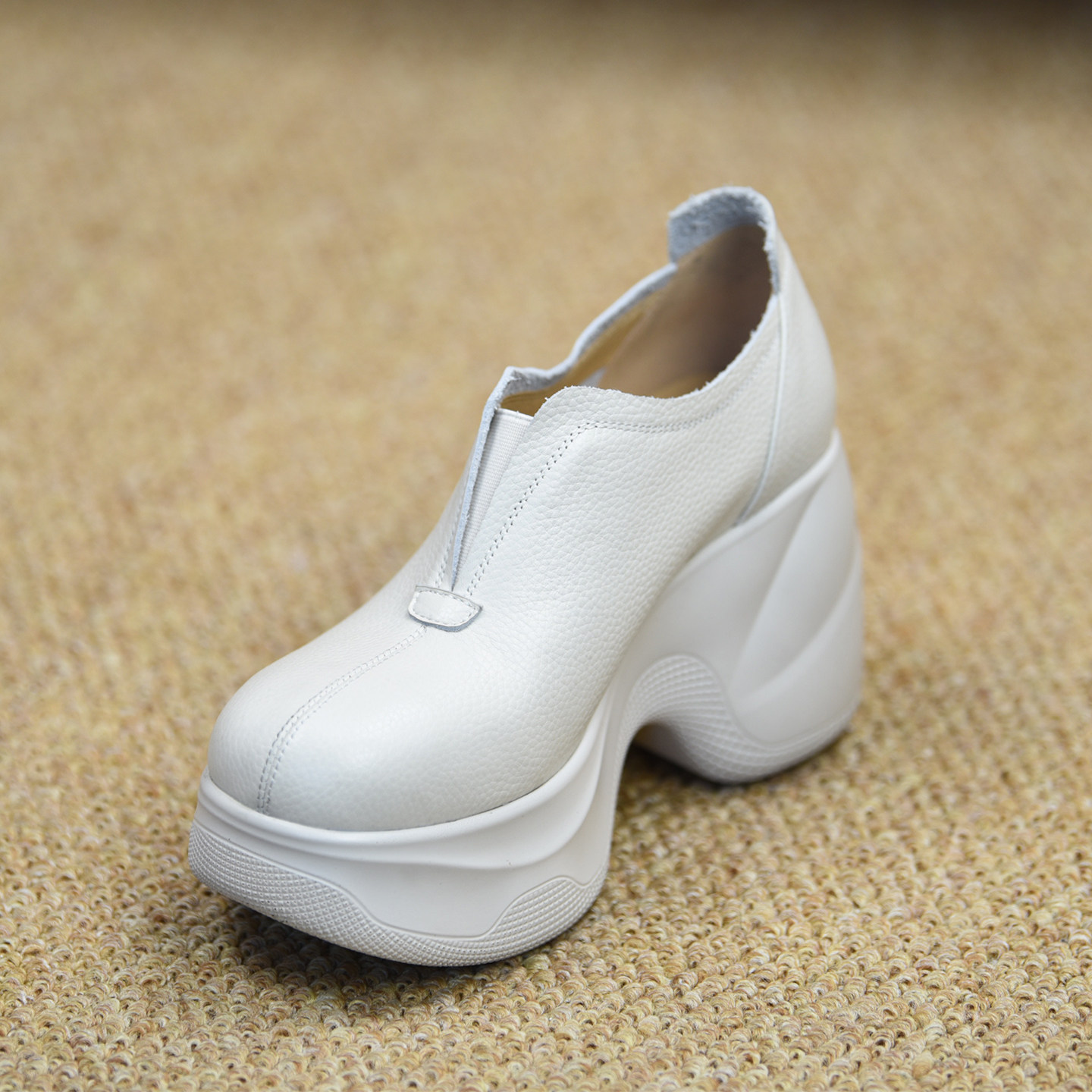 misili真皮厚底坡跟深口单鞋