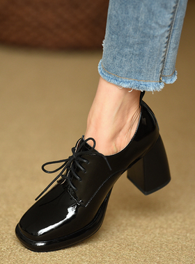 misili 方头系带粗跟单鞋春秋季新款8cm高跟鞋防水台深口漆皮女鞋