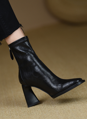 misili 弹力瘦瘦靴秋冬季新款8.5cm高跟鞋方头粗跟短靴平底女靴子