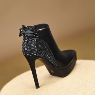 misili尖头细跟防水台真皮短靴