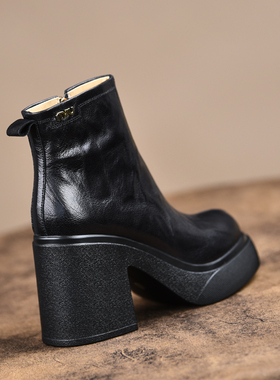 misili小个子粗跟短靴10cm高跟鞋2026秋冬新款加绒厚底真皮女靴子