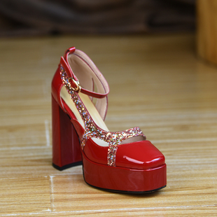 新款 misili一字带粗跟单鞋 12.2cm侧空高跟鞋 2026春夏季 小个子女鞋