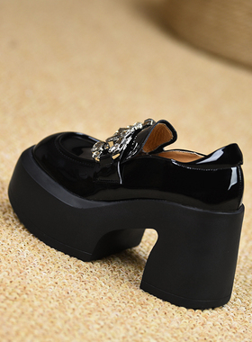 misili~9.2cm黑色粗跟单鞋2026秋季新款水钻高跟鞋防水台厚底女鞋