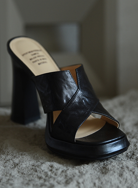 misili时尚外穿粗跟凉拖鞋2026夏季新款11cm高跟鞋一字拖厚底女鞋
