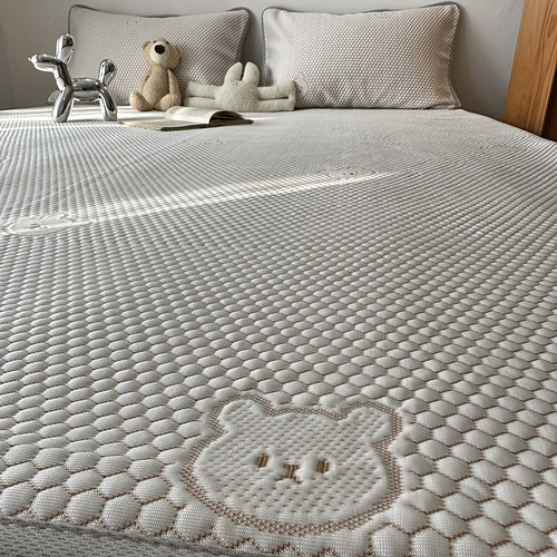 灰色提花小熊立体冰丝凉感凉席