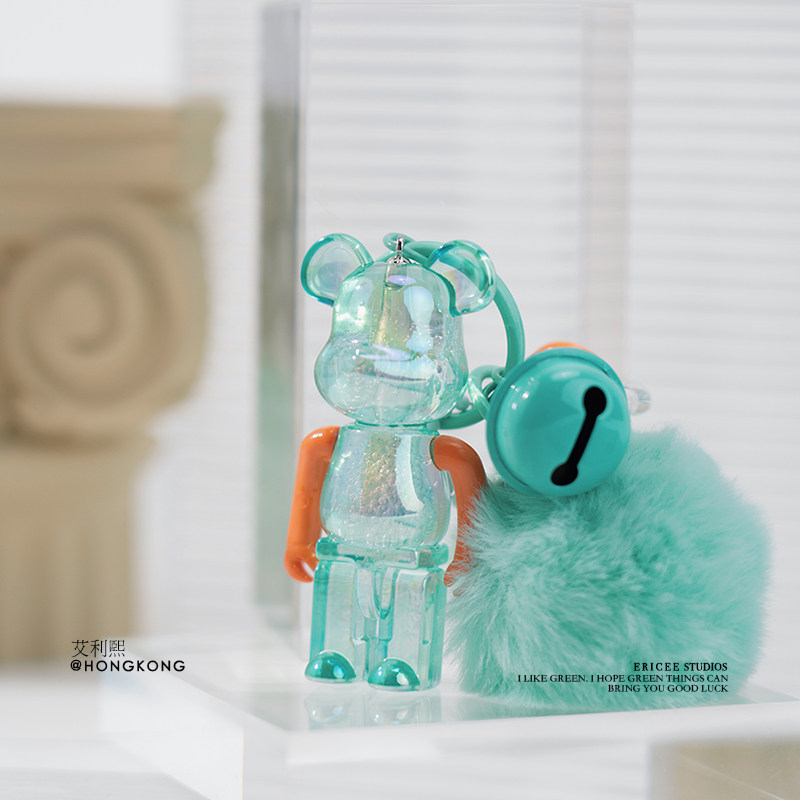 V姐超超超喜欢的薄荷绿玻璃小熊钥匙扣~ 毛毛球太美啦啦啦~