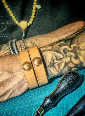 原创设计手腕牛皮手工定制骷髅