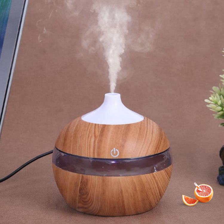 新款木纹加湿器小型精油香薰机带灯光迷你桌面大雾喷雾器礼品