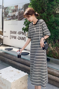 经典黑白条纹长袖连衣裙女2024秋新款高级感遮肚显瘦T恤卫衣长裙图片