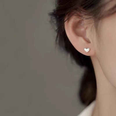 925纯银针拉丝爱心耳钉小众2025新爆款轻奢耳环高级女耳饰夏