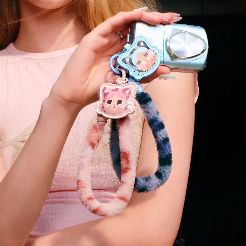 POPMART泡泡玛特 CRYBABY豹豹猫猫系列手机挂绳哭娃盲盒潮玩周边