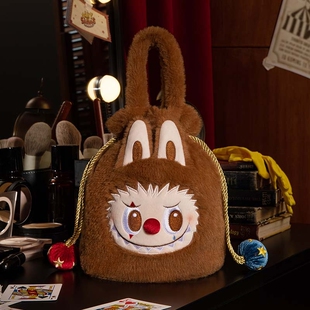 熊玩POPMART泡泡玛特WHY SO SERIOUS系列LABUBU讨糖袋潮流手提包