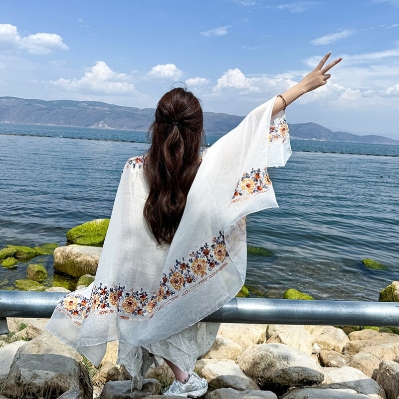 民族风披肩女夏季防晒沙漠旅游披风海边沙滩丝巾薄款红色度假围巾