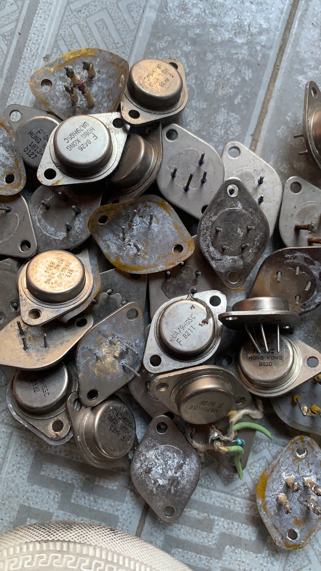 UA79HGSC   拆机三极管 铁帽TO-3 封装 拍前联系