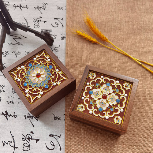 手工首饰盒上唐掐丝珐琅礼物国风