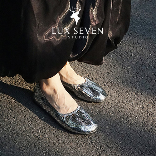 17号的下午| 波光粼粼炒软太空银色芭蕾鞋玛丽珍奶奶鞋平底单鞋女 - 封面