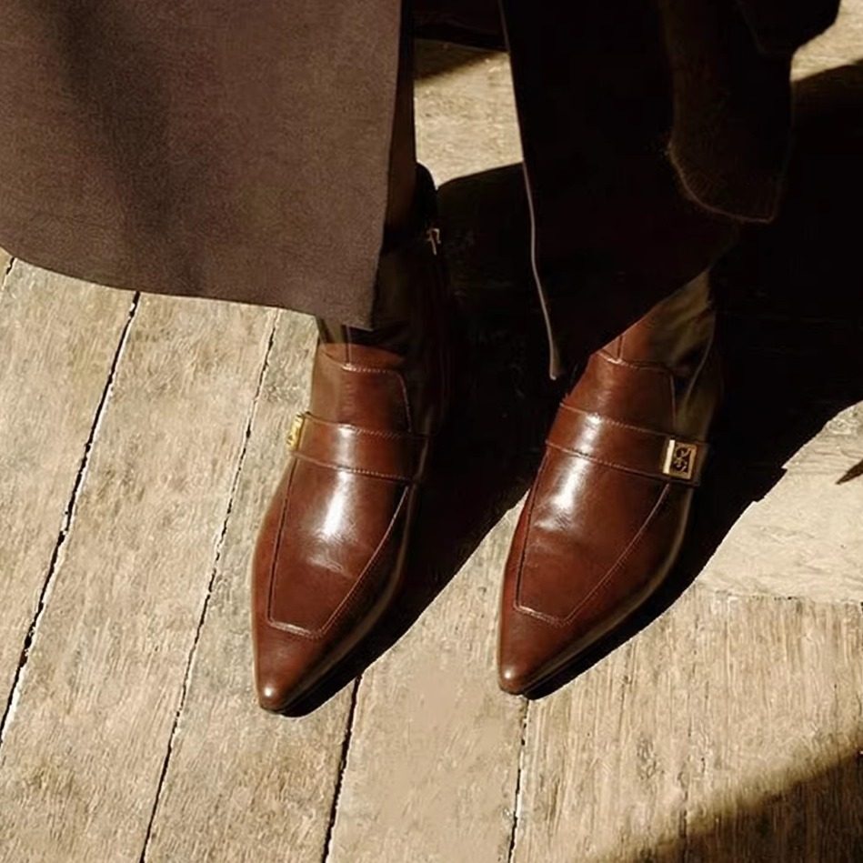 【冬季热卖】小众设计师智性复古尖头切尔西短靴中筒靴及踝靴女,女鞋,时装靴,淘宝优惠券,粉丝福利购,淘宝优惠卷