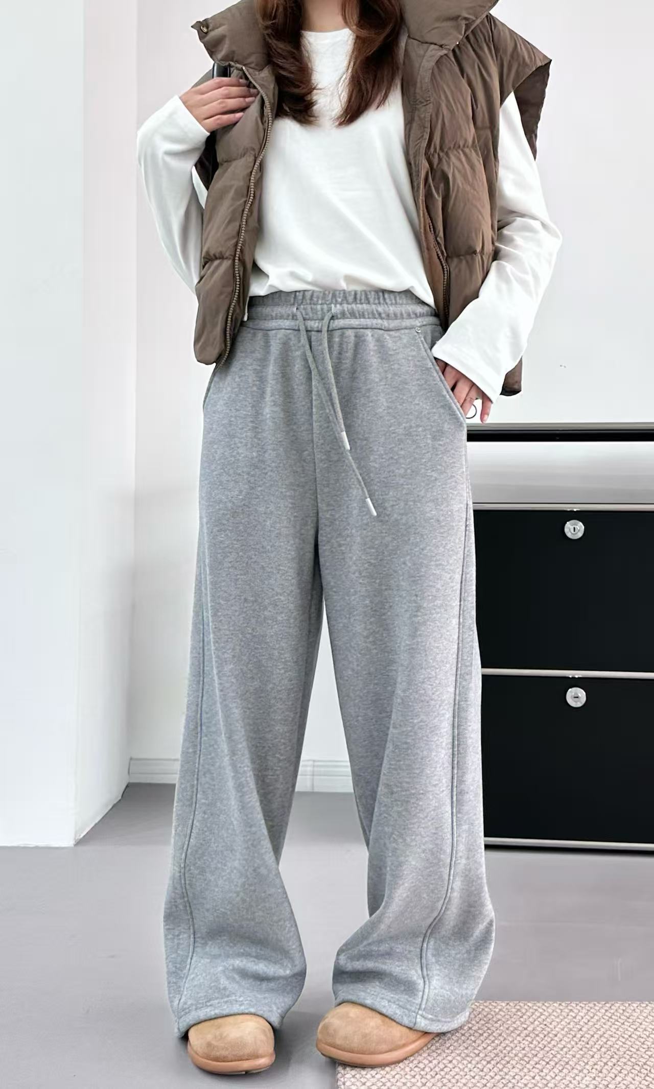 A1010 松紧腰宽松加厚加绒休闲裤女韩版百搭阔腿弯刀裤实体店同款