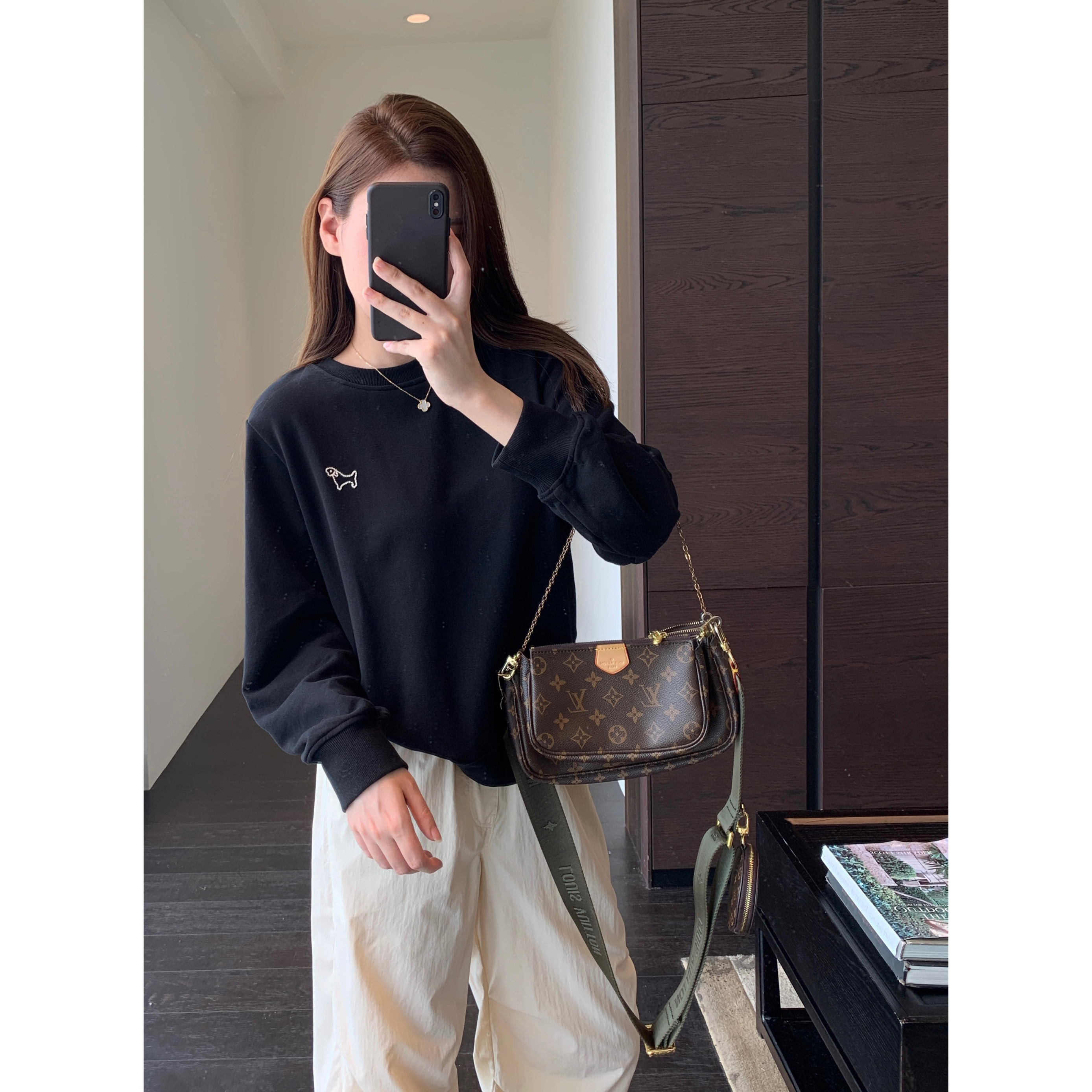 AMR UU◆休闲减龄 慵懒范高品质显瘦刺绣套头卫衣女上衣秋冬新款