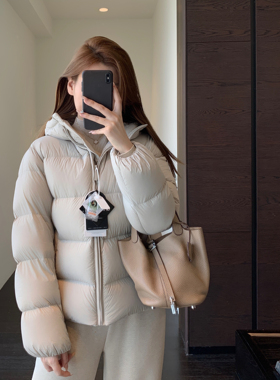 AMR UU◆鹅绒服～90白鹅绒厚实保暖短款连帽羽绒服女2025新款秋冬